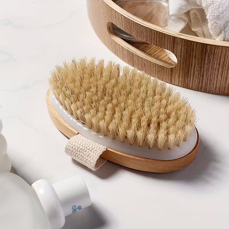 فرشاة الجسم الخشبية ذات الشعير - مراجعة Skincare B Erl وسعره