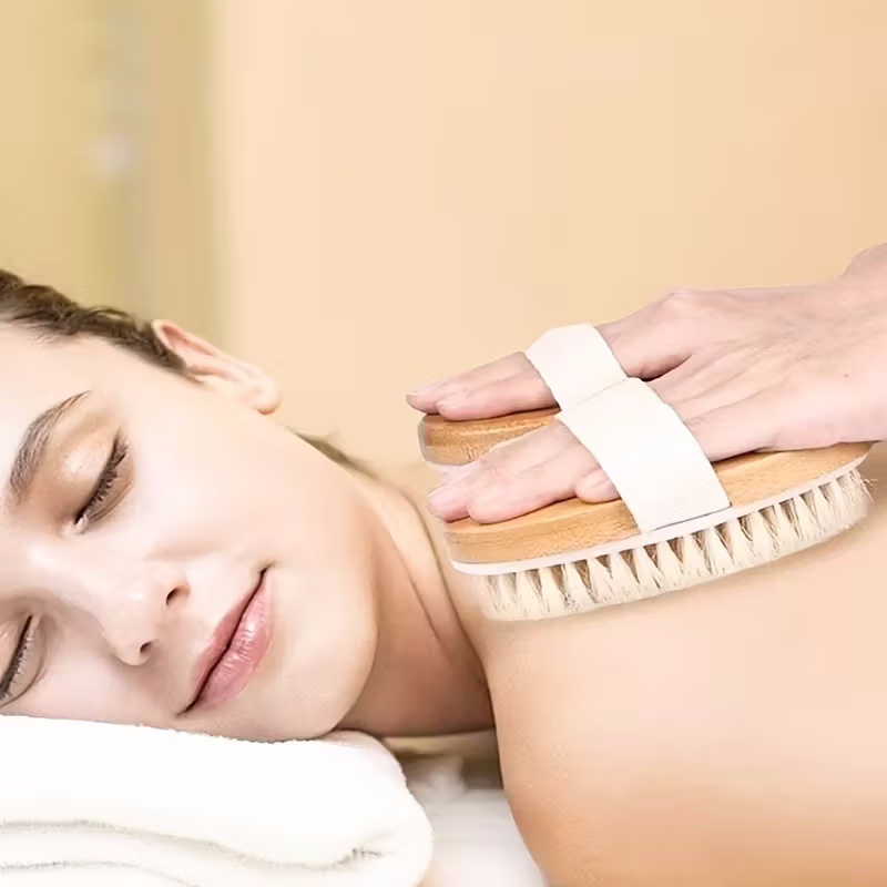 فرشاة الجسم الخشبية ذات الشعير - مراجعة Skincare B Erl وسعره